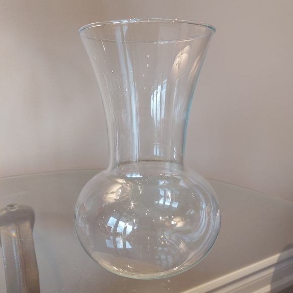 Vintage glass vase - Picture 1 of 6